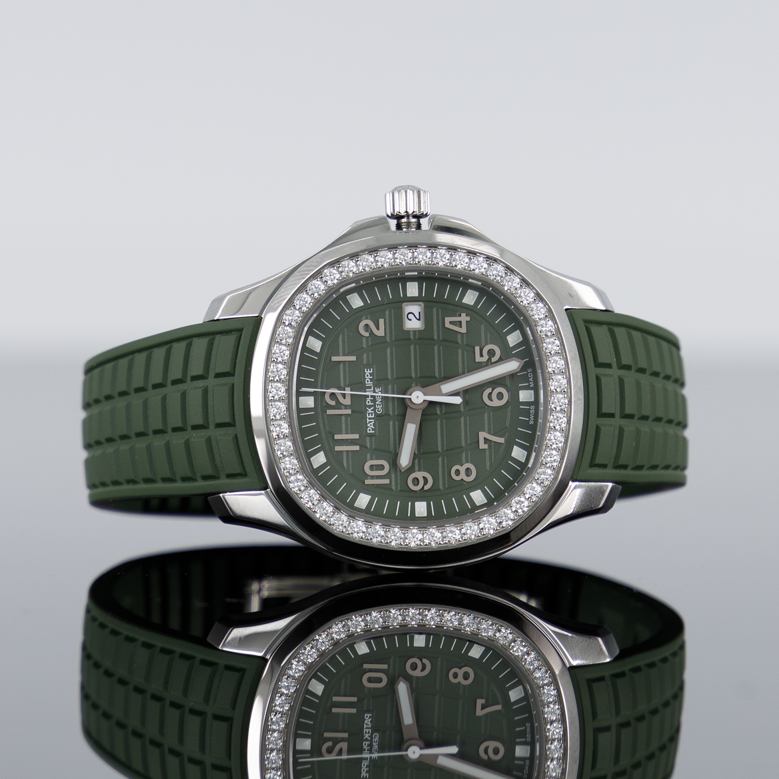Patek Philippe 5267/200A-011/797 Aquanaut 38.8mm Luce Steel Quartz
