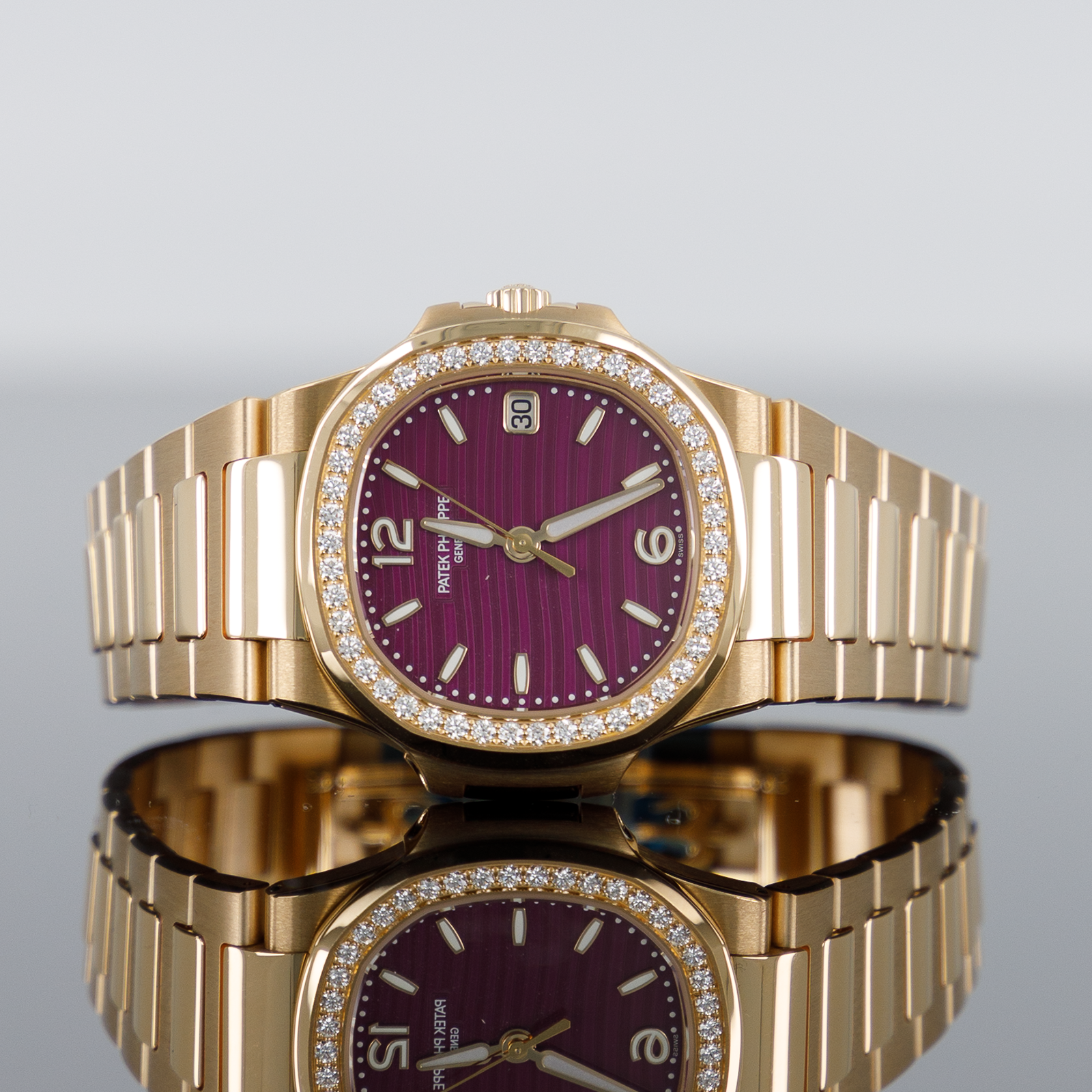 Patek philippe hot sale nautilus purple