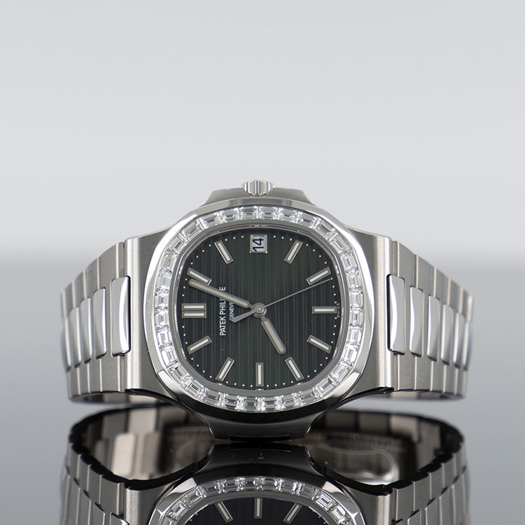 Patek Philippe 5711/1300A-001 Nautilus 40mm Steel Diamond Bezel Green Dial