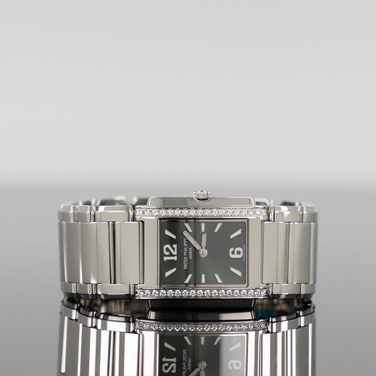 Patek Philippe 4910/1200A-011 Twenty-4 30mm Steel Green Dial