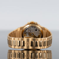 Patek Philippe Nautilus 7118/1200R-010 Rose Gold 35.2 mm 4