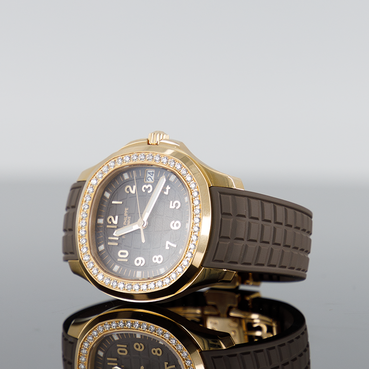 Patek Philippe 5268/200R-010 Aquanaut 38.8mm Rose Gold Brown Dial Diamond Bezel Brown Strap