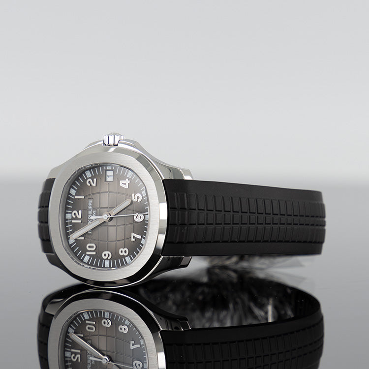 Patek Philippe 5167A-001 Aquanaut 40.8mm Steel Black Dial