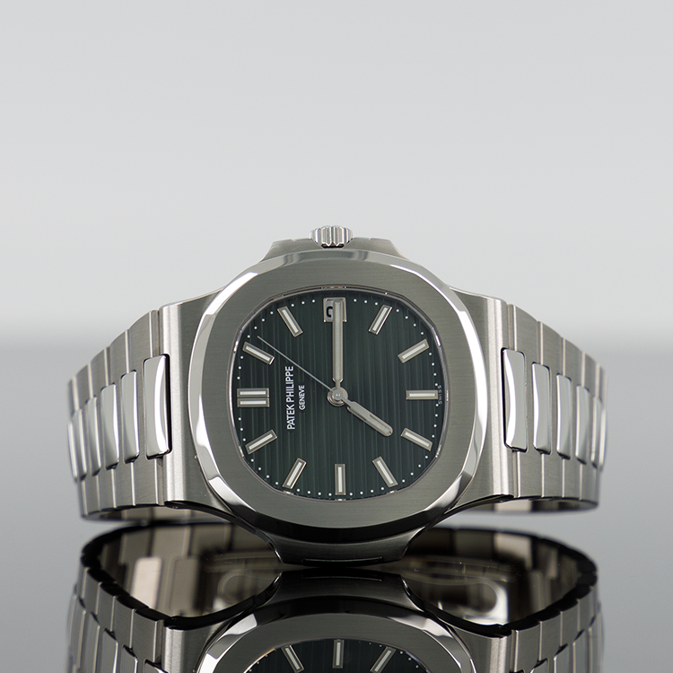 Patek Philippe 5711/1A-014 Nautilus 40mm Steel Green Dial