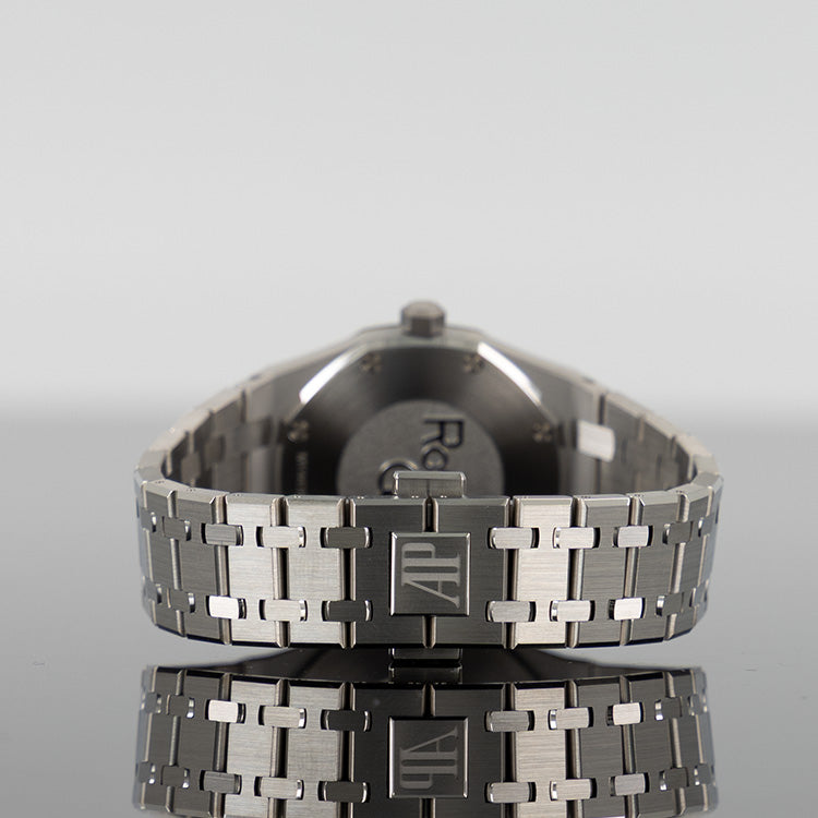 Audemars Piguet Royal Oak 33mm Steel Diamond Bezel White Dial 67651ST.ZZ.1261ST.01