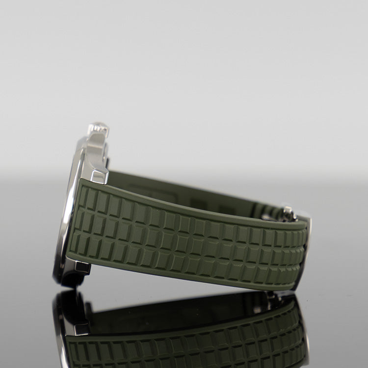 Patek Philippe 5267/200A-011/797 Aquanaut 38.8mm Luce Steel Quartz