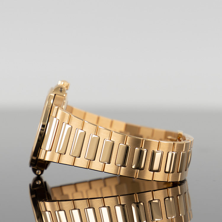 Patek Philippe 7118/1200R-001 Nautilus 35.2mm Rose Gold Diamond Bezel White Dial